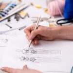 Descubre cómo la escritura impacta en la moda